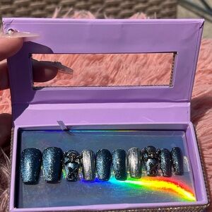 Blue skull press on nails